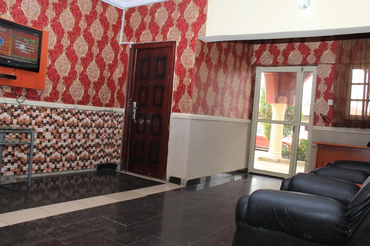 Aquatic Suites & Apartments Aliayabiagba Exterior foto